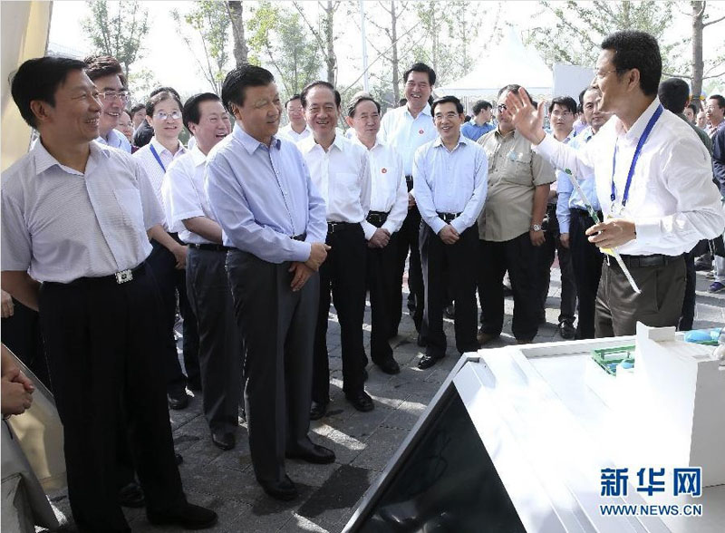 9月14日,中共中央政治局常委、中央书记处书记刘云山在北京园博园,同首都群众一起参加全国科普日北京主场活动。新华社记者 庞兴雷摄