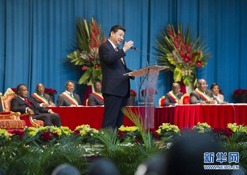 3月29日,国家主席习近平在布拉柴维尔刚果共和国议会大厦发表演讲。 新华社记者 黄敬文 摄