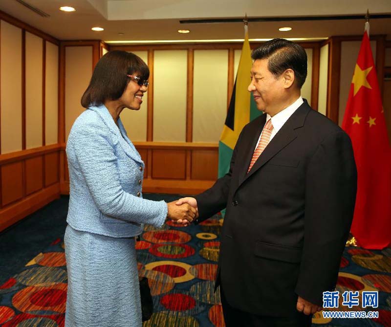 6月2日,国家主席习近平在特立尼达和多巴哥首都西班牙港会见牙买加总理辛普森-米勒。 新华社记者 姚大伟 摄