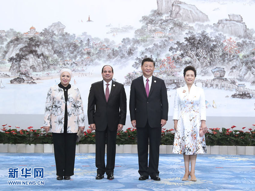 9��4�գ�������ϯϰ��ƽ�ͷ��������������Ź��ʻ������ľ�����ᣬ��ӭ��ש���Һ������г������뷢չ�й��ҶԻ����������쵼�˼���ż���α�������ϰ��ƽ��������ӭ�򰣼���ͳ�����򸾡��»������ ��ռ�� ��