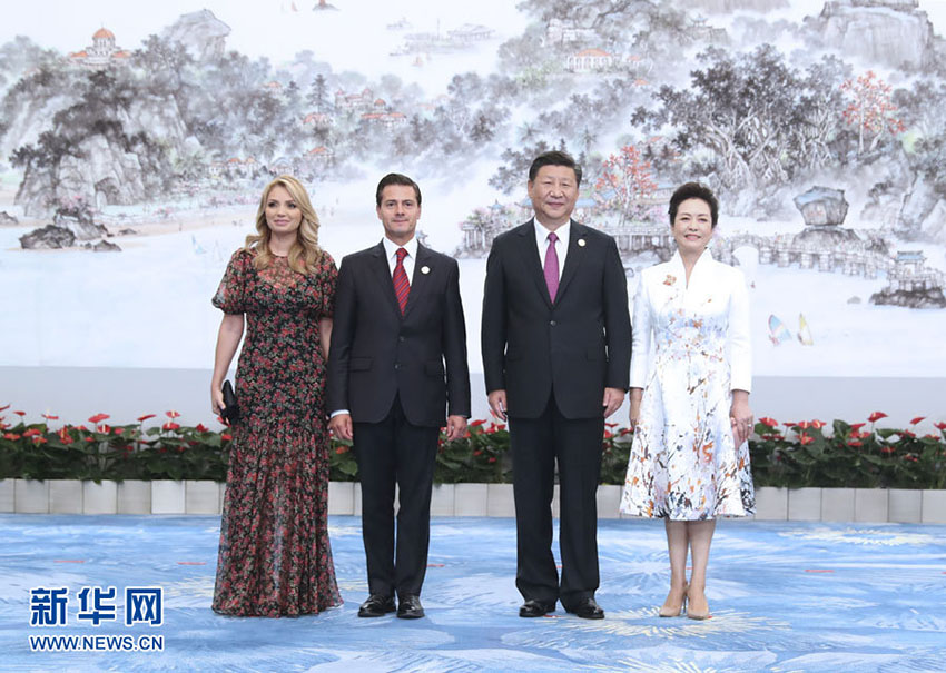 9��4�գ�������ϯϰ��ƽ�ͷ��������������Ź��ʻ������ľ�����ᣬ��ӭ��ש���Һ������г������뷢չ�й��ҶԻ����������쵼�˼���ż���α�������ϰ��ƽ��������ӭ��ī������ͳ�����Ƿ򸾡��»������ ��ռ�� ��