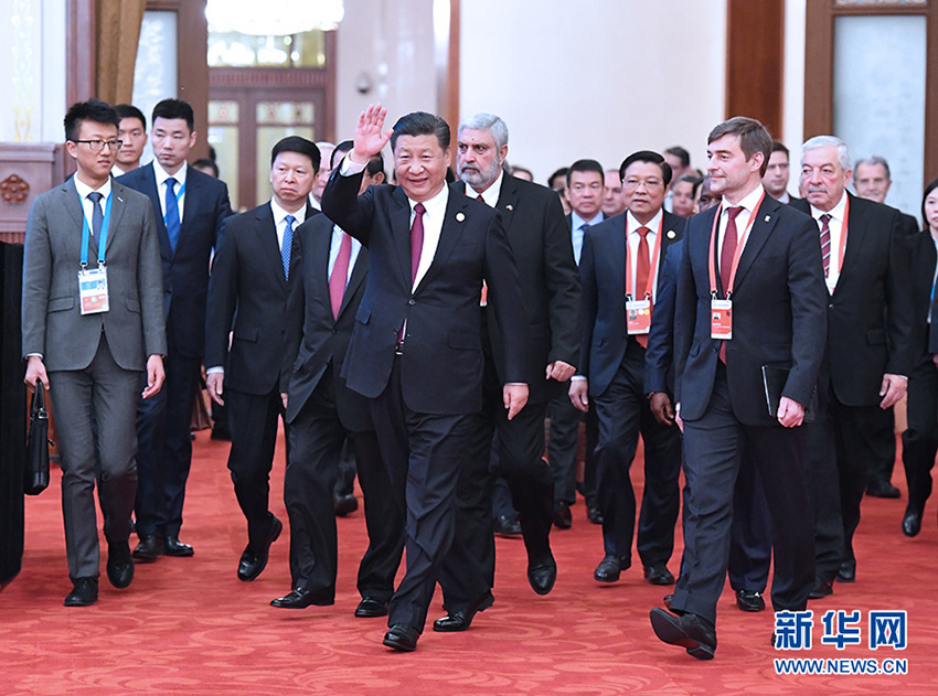 12��1�գ��й���������ǡ�������ϯϰ��ƽ�ڱ����������ó�ϯ�й������������������߲�Ի��ῪĻʽ����������Ϊ��Я�ֽ���������õ����硷����ּ����������ϰ��ƽͬ�ⷽ��Ҫ�α�һ����᳡���»������ �İ��� ��