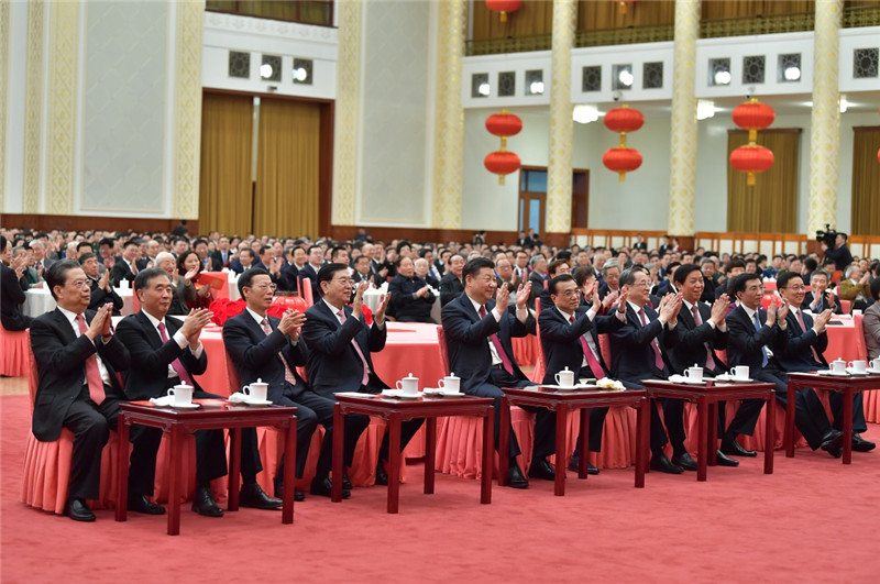 2月14日，中共中央、國務院在北京人民大會堂舉行2018年春節團拜會。黨和國家領導人習近平、李克強、張德江、俞正聲、張高麗、栗戰書、汪洋、王滬寧、趙樂際、韓正等同首都各界人士歡聚一堂，共迎新春。新華社記者 李濤 攝