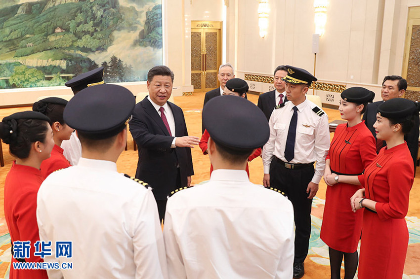 �й���������ǡ�������ϯ�������ί��ϯϰ��ƽר�������Ĵ����ա��й���Ӣ�ۻ��顱ȫ���Ա�μ���ף�л����񹲺͹�����69�����д��ᡣ����9��30����������д���ǰ��ϰ��ƽ�������������л�����ǡ� �»��緢��ʢ���� �㣩