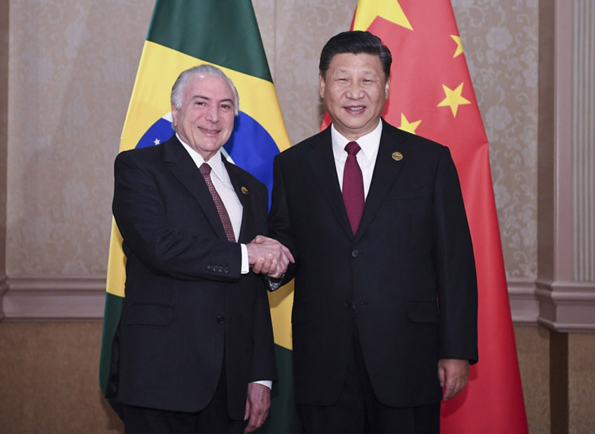 7��26�գ�������ϯϰ��ƽ���Ϸ�Լ����˹�����������ͳ��÷���� �»������ ������