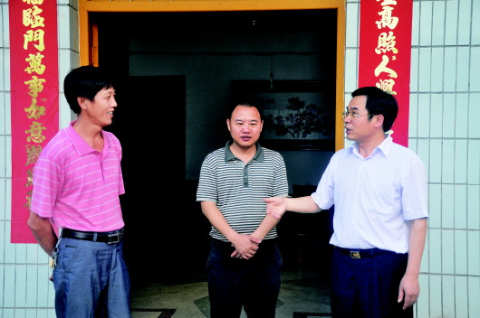 追記一位為脫貧攻堅殉職的縣委書記