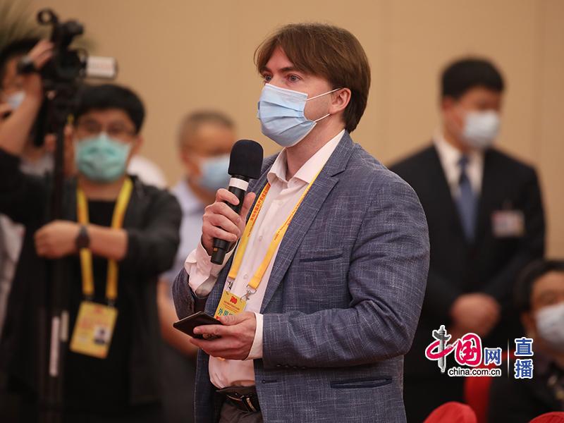 塔斯社記者提問。中國網 鄭亮