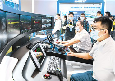 借助5G網絡的大寬帶、低延時等優勢確保海量數據高速傳輸,5G與工業互聯網的融合正在加速我國新型工業化進程,為中國經濟發展注入新動能。