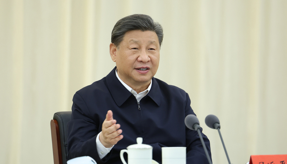 看林看水看沙,习近平心中的“绿色中国”
2023年6月5日至6日,习近平总书记在内蒙古自治区巴彦淖尔市考察,主持召开加强荒漠化综合防治和推进“三北”等重点生态工程建设座谈会并发表重要讲话。一路考察调研,对建设绿色生态屏障作出关键部署。