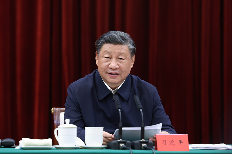 2023年10月12日下午,中共中央总书记、国家主席、中央军委主席习近平在江西省南昌市主持召开进一步推动长江经济带高质量发展座谈会并发表重要讲话。新华社记者 鞠鹏 摄