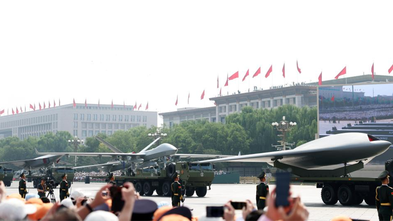 7-9空中无人作战方队接受检阅