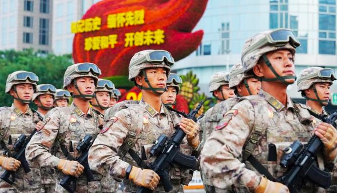 学习·知行丨铭记抗战历史 习近平讲话振奋人心
2025年9月3日,在纪念中国人民抗日战争暨世界反法西斯战争胜利80周年大会上,中共中央总书记、国家主席、中央军委主席习近平发表重要讲话。话语间声声有力、句句铿锵!