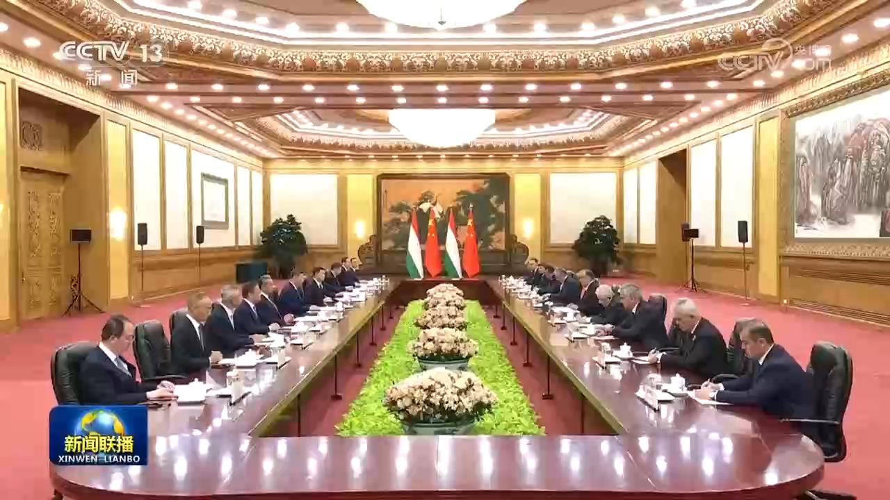 习近平同塔吉克斯坦总统会谈