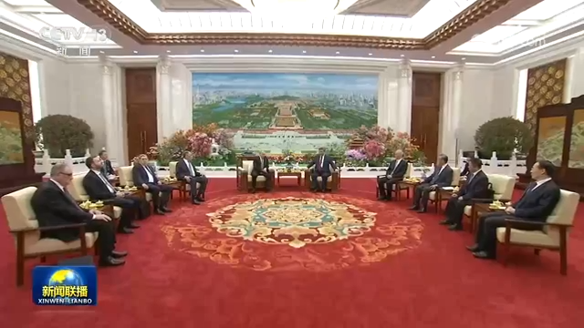 習近平同俄羅斯總統茶敘